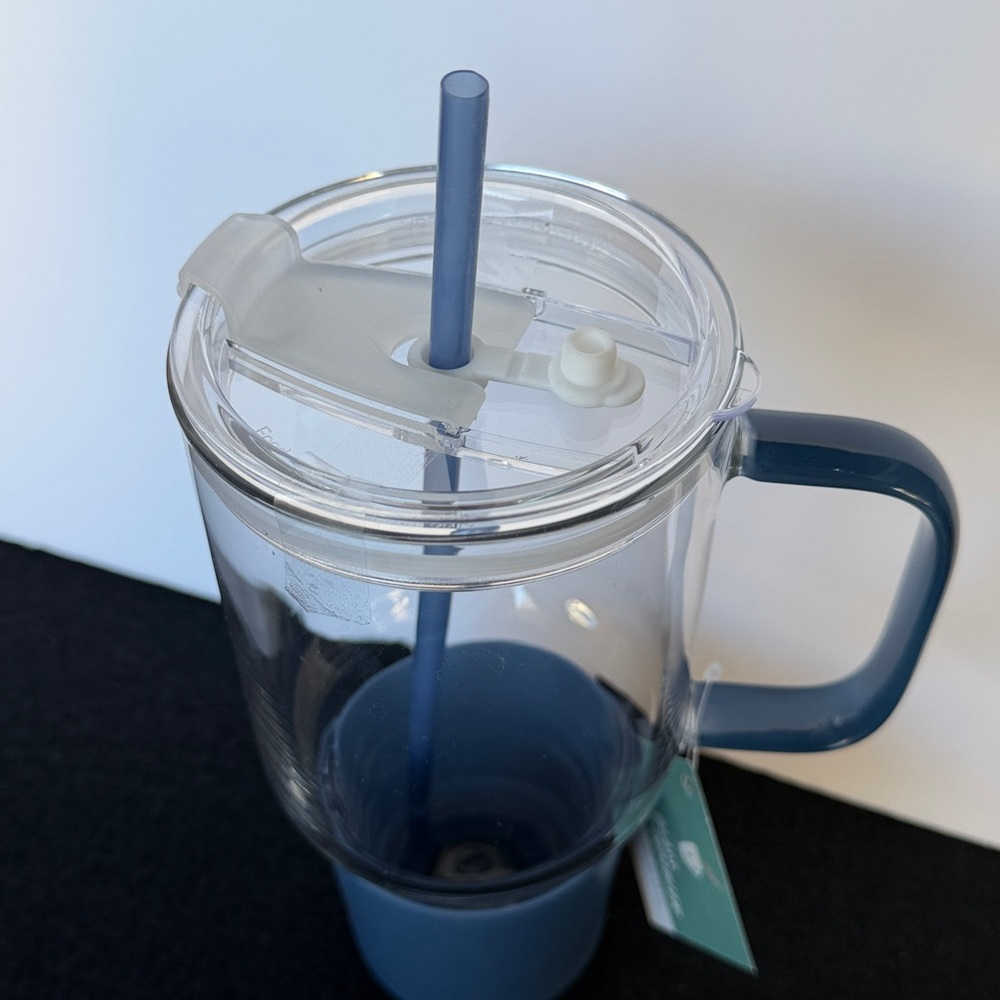 Target Bullseye's 32oz Clear Glass Tumbler Blue - Picture 3 of 3